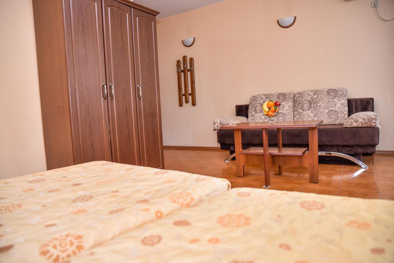 Lucky Hotel Veliko Tŭrnovo Exterior photo